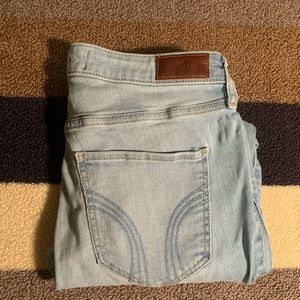 Woman’s Hollister Jeans Super Skinny